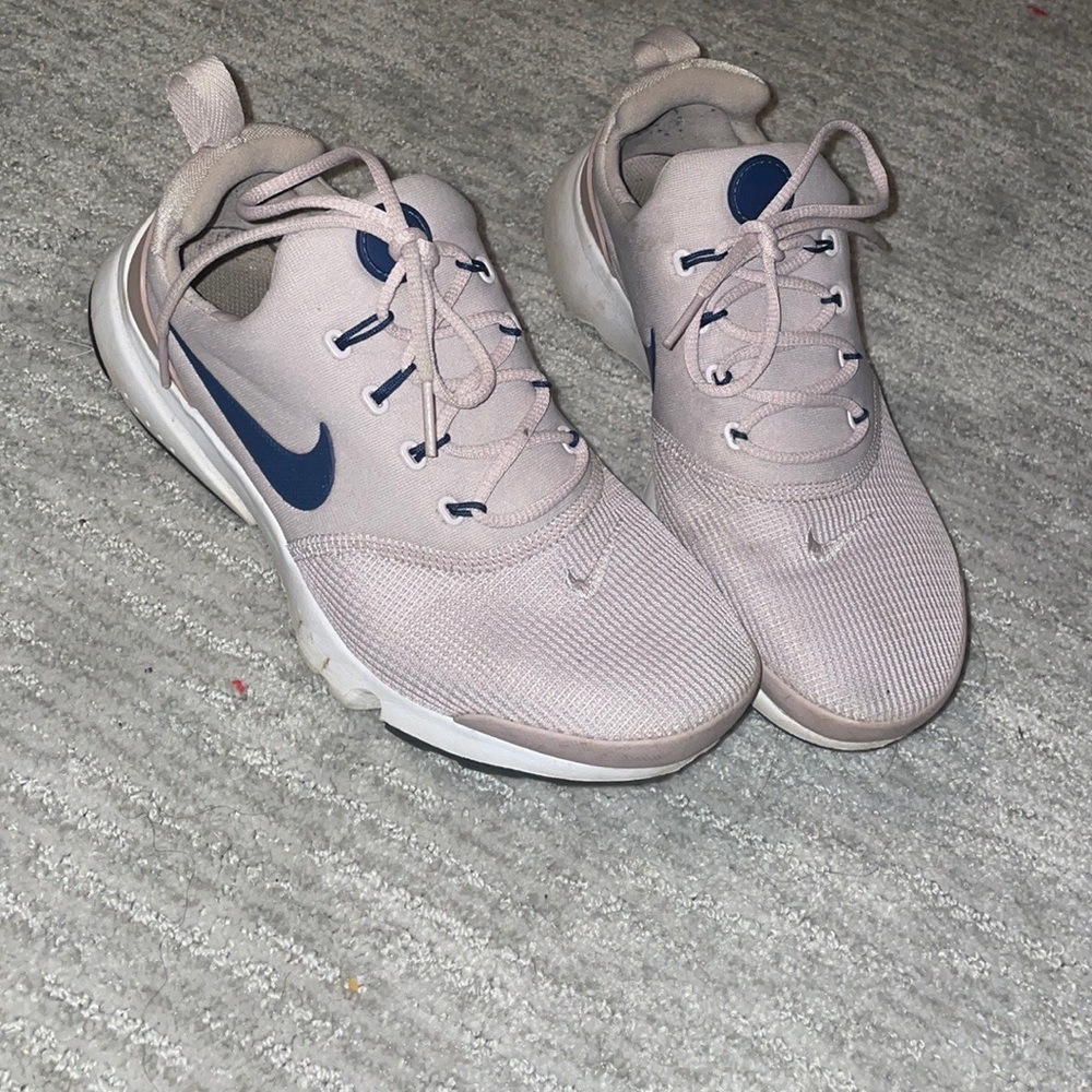 Kids Nike pink & blue sneakers size 5y